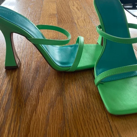 Strappy green heels - Picture 2 of 3
